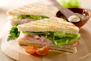 Descubra por quanto vender um sanduíche natural com lucro