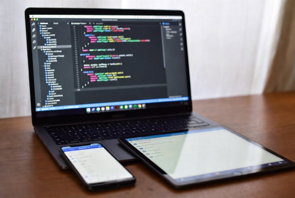 Desenvolvimento React Native para iOS e Android no trabalho remoto TI
